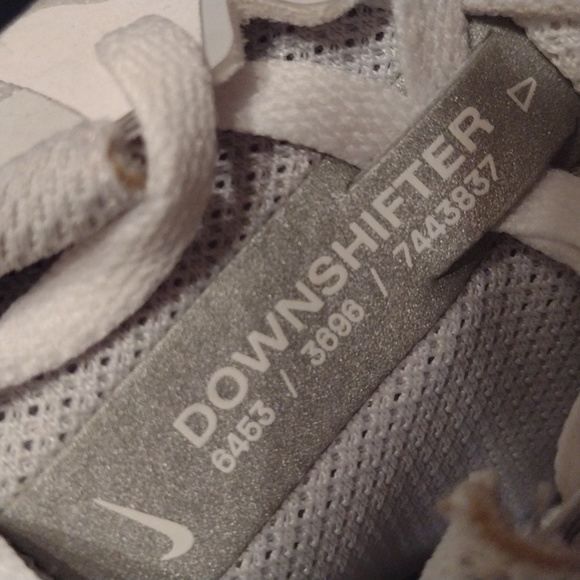 Tennis shoes . Worn approximately six times. No oder, clean and like new. - Picture 2 of 7